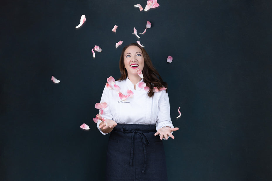 Chiara Giordano, italian pastry chef in Hawaii, baking wedding cakes, custom cakes, tarts, wedding favors, birthday cakes, anniversary cakes, italian cakes.