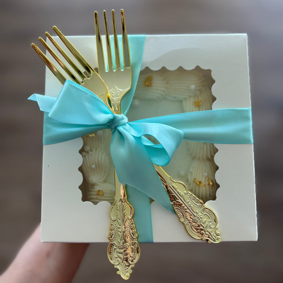 wedding cake tasting in Honolulu